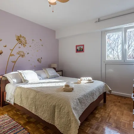 Lily Apartment