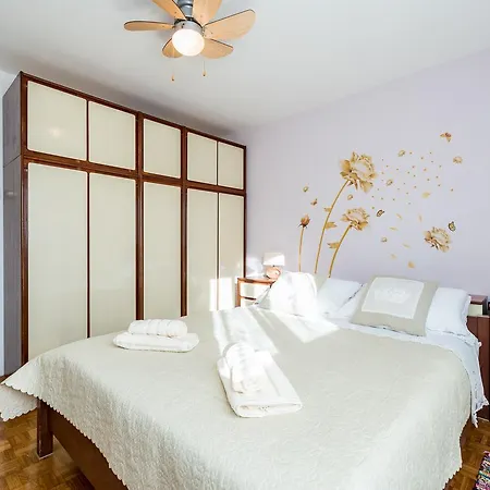 Lily Apartment